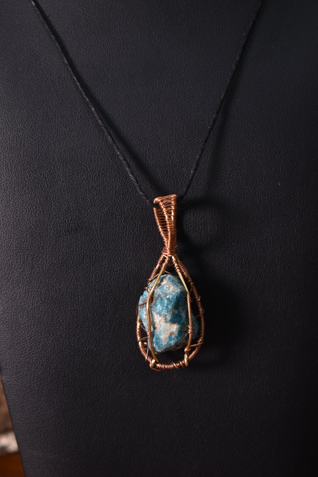 Apatite Pendant - KOSMIK COLLECTIONS