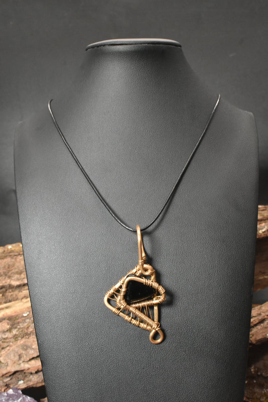 Geometric Flower — Obsidian Brass Pendant Necklace