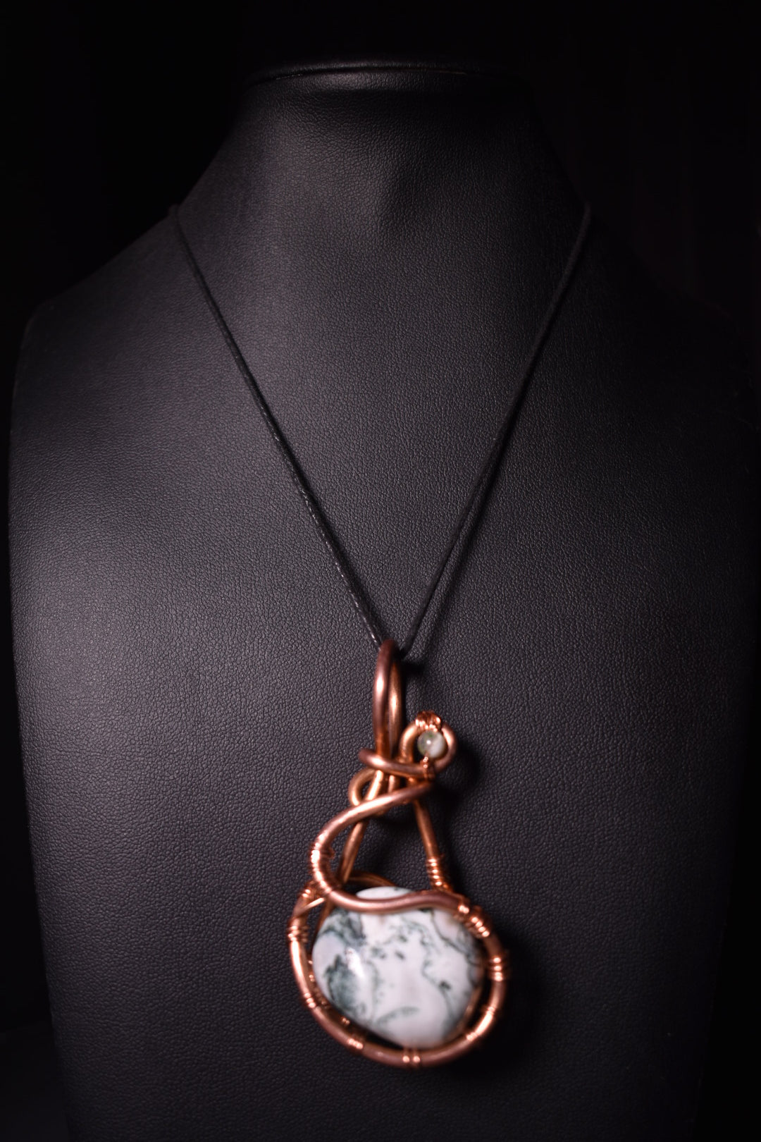 Moss Agate- Quiet Conductor