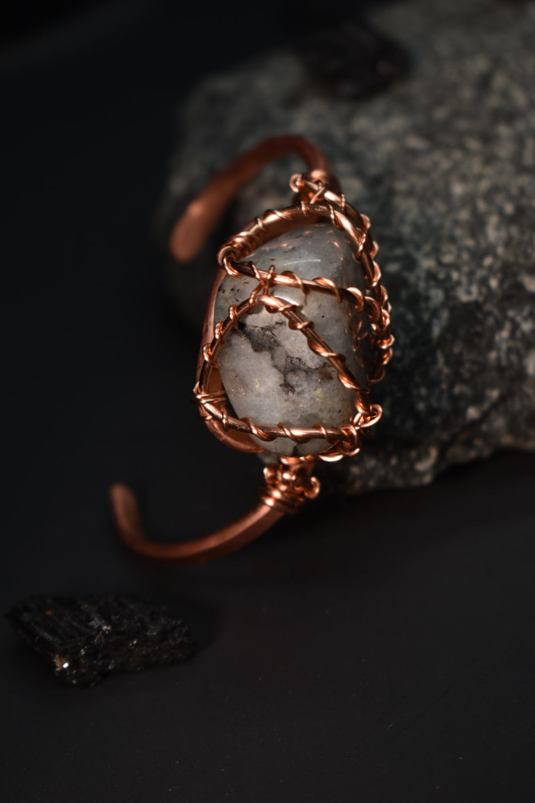 Labradorite - The Orbit Current: Copper Bangle