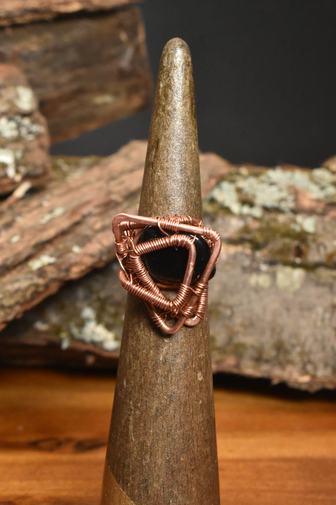 Geometric Flower Ring — Obsidian Copper Ring