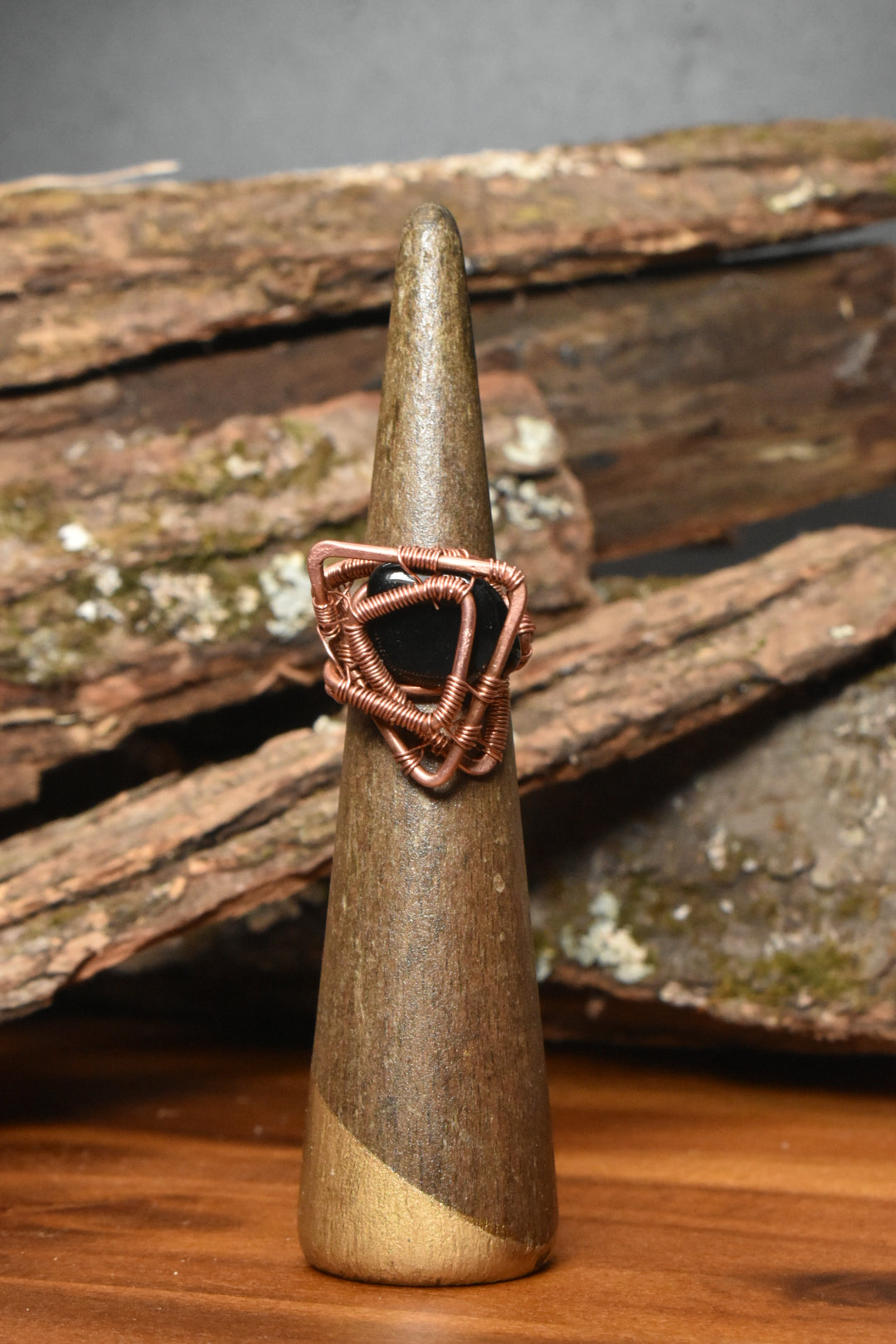 Geometric Flower Ring — Obsidian Copper Ring