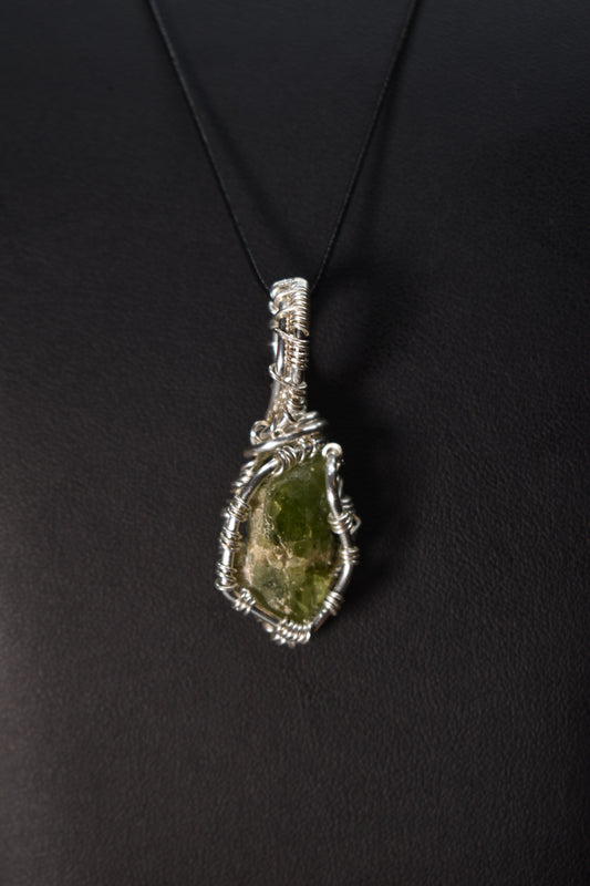 Nile Glow Pendant - KOSMIK COLLECTIONS
